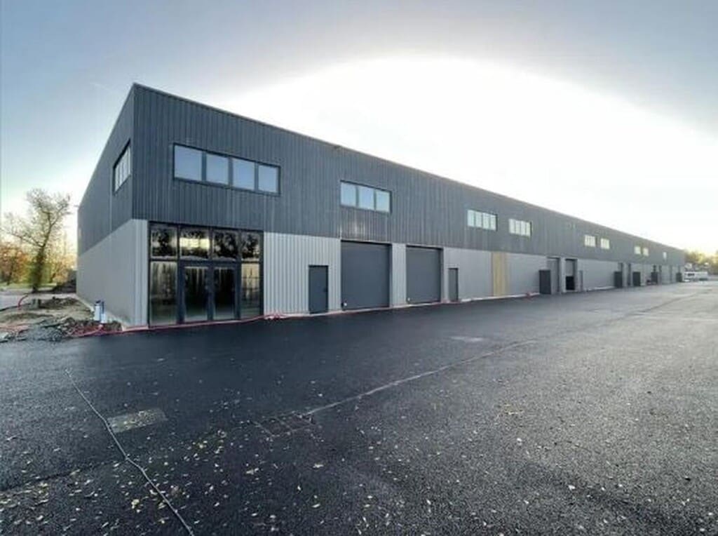 Location Local d'activités 246 m² à 4 717 m² - Photo 1
