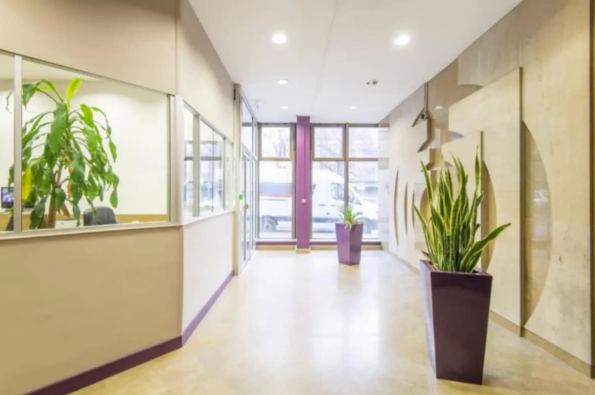 Rue De Paris, Montreuil to rent Building Photo- Image 1 of 8