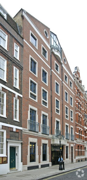 27 Queen Annes Gate, London to rent - Building Photo - Image 3 of 8