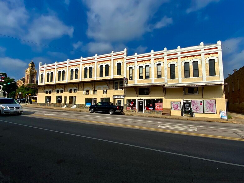 101 W Main St, Llano, TX for rent - Building Photo - Image 3 of 8