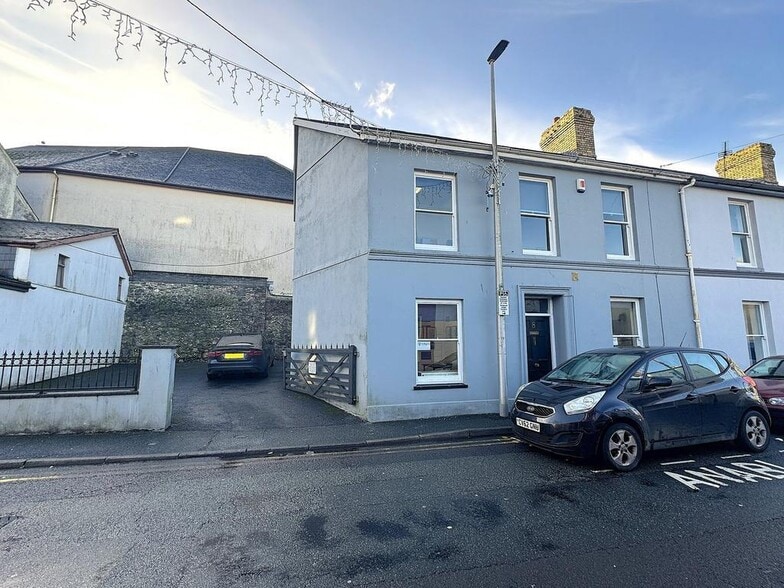 8 Mansel St, Carmarthen for sale - Primary Photo - Image 1 of 17