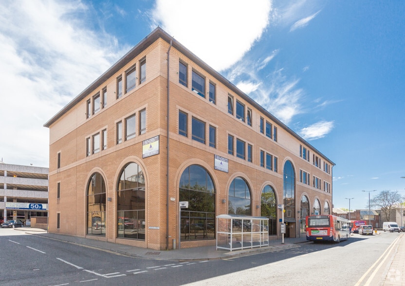 35-37 Carrick St, Ayr to rent - Primary Photo - Image 1 of 2