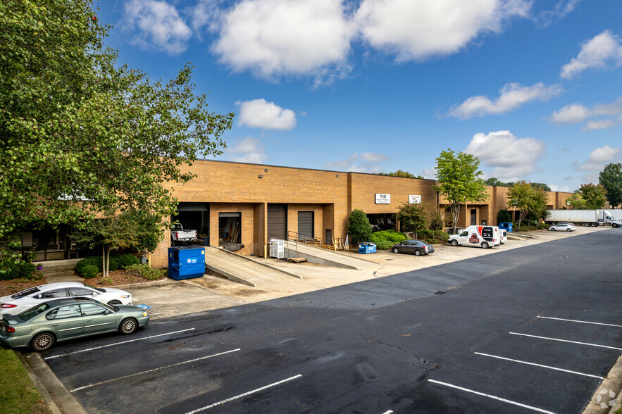 3400 Woodpark Blvd, Charlotte, NC for rent - Primary Photo - Image 1 of 4