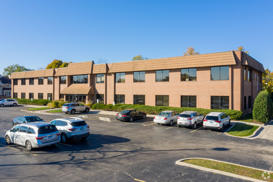 355 W Dundee Rd, Buffalo Grove, IL for rent - Building Photo - Image 2 of 12