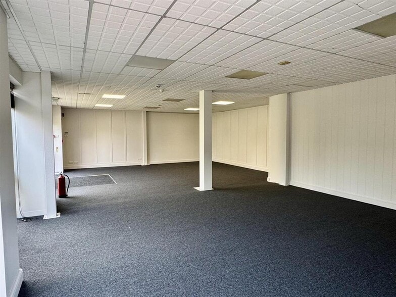 Bourton Business Park, Bourton On The Water to rent - Building Photo - Image 3 of 5