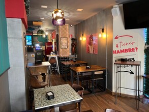 Retail in Madrid, Madrid to rent Interior Photo- Image 2 of 6