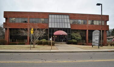 38 Pond St, Franklin, MA for rent Building Photo- Image 1 of 12