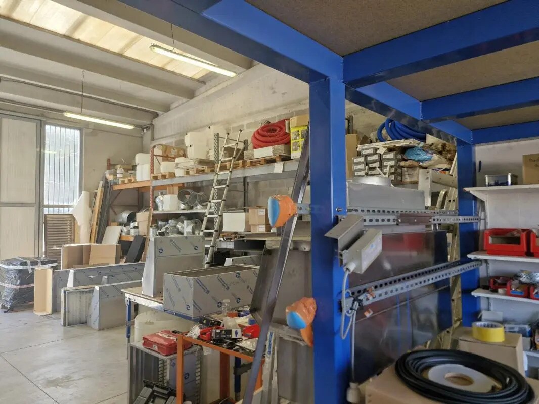 Light Industrial in Antibes to rent Interior Photo- Image 1 of 6