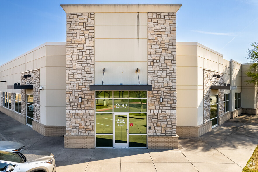 645 E State Highway 121, Coppell, TX for rent - Building Photo - Image 2 of 28