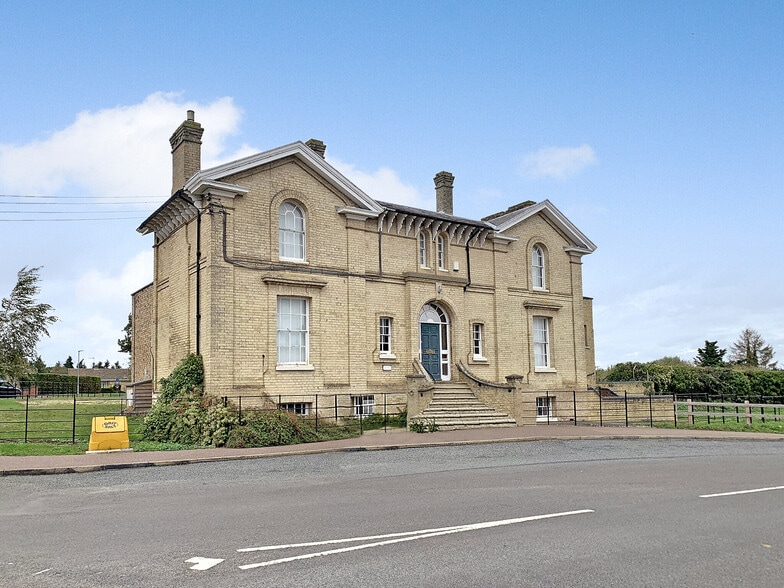 37 Station Rd, Harleston to rent - Building Photo - Image 1 of 12