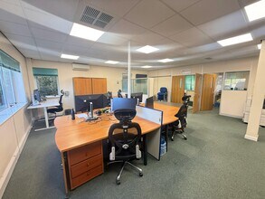 Lynch Wood, Peterborough to rent Interior Photo- Image 1 of 11