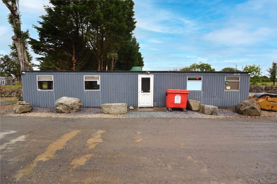 B5108, Brynteg for rent - Primary Photo - Image 1 of 2