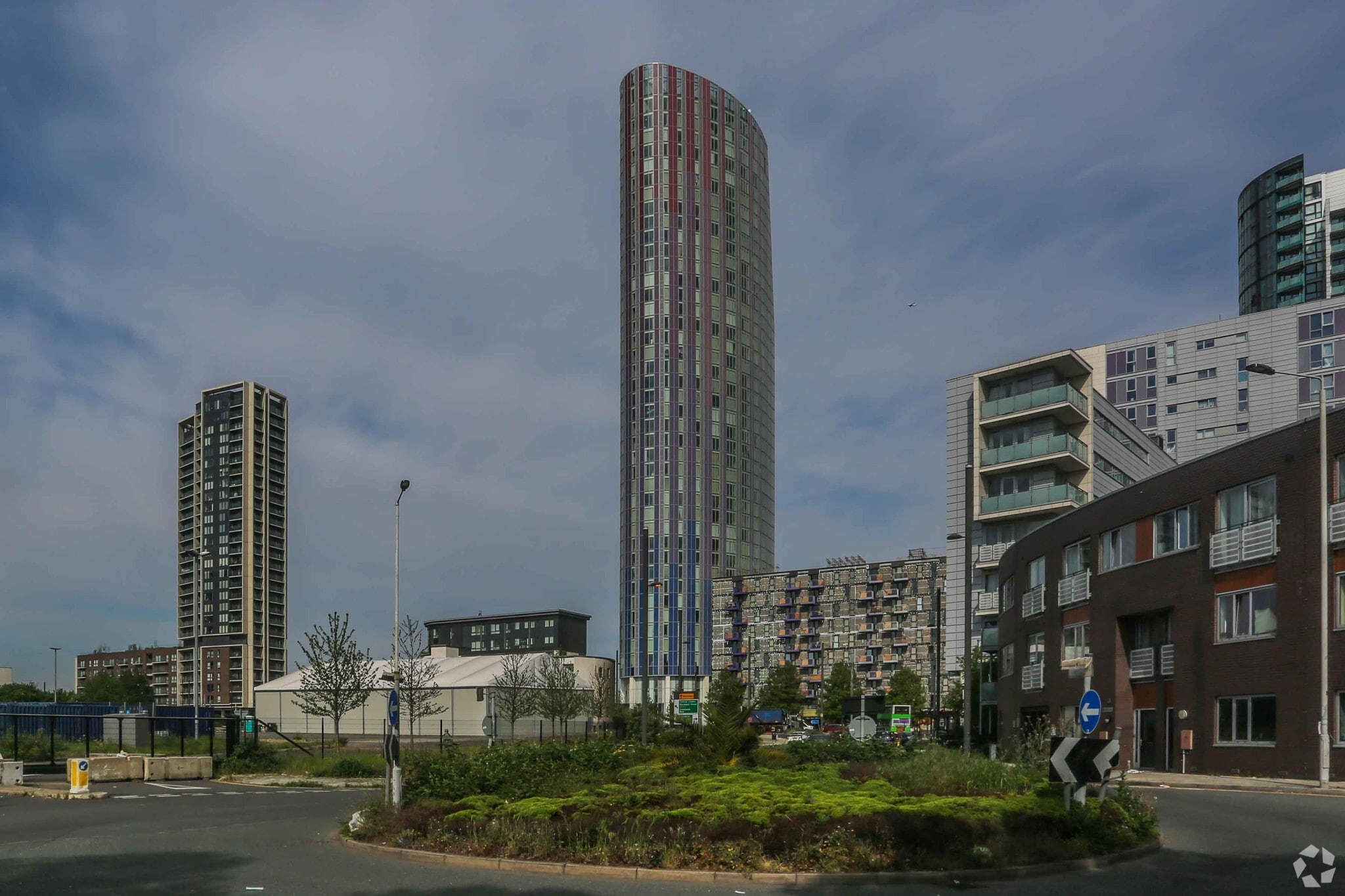 154-158 High Rd, London for sale Primary Photo- Image 1 of 1