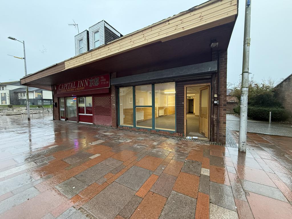 Carnwath Rd, Carluke to rent Building Photo- Image 1 of 5