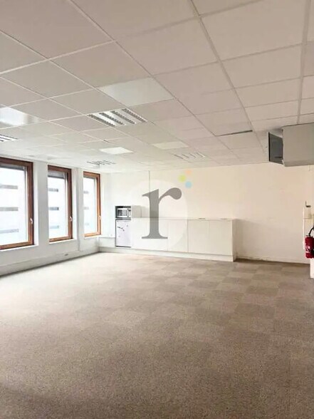 Office in Lille to rent - Interior Photo - Image 3 of 6