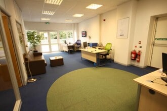 Shaftesbury Rd, Blandford Forum to rent Interior Photo- Image 2 of 4