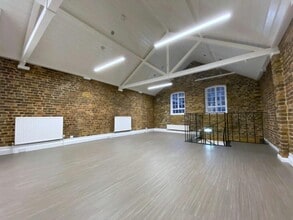 28 Hanbury St, London to rent Interior Photo- Image 1 of 11