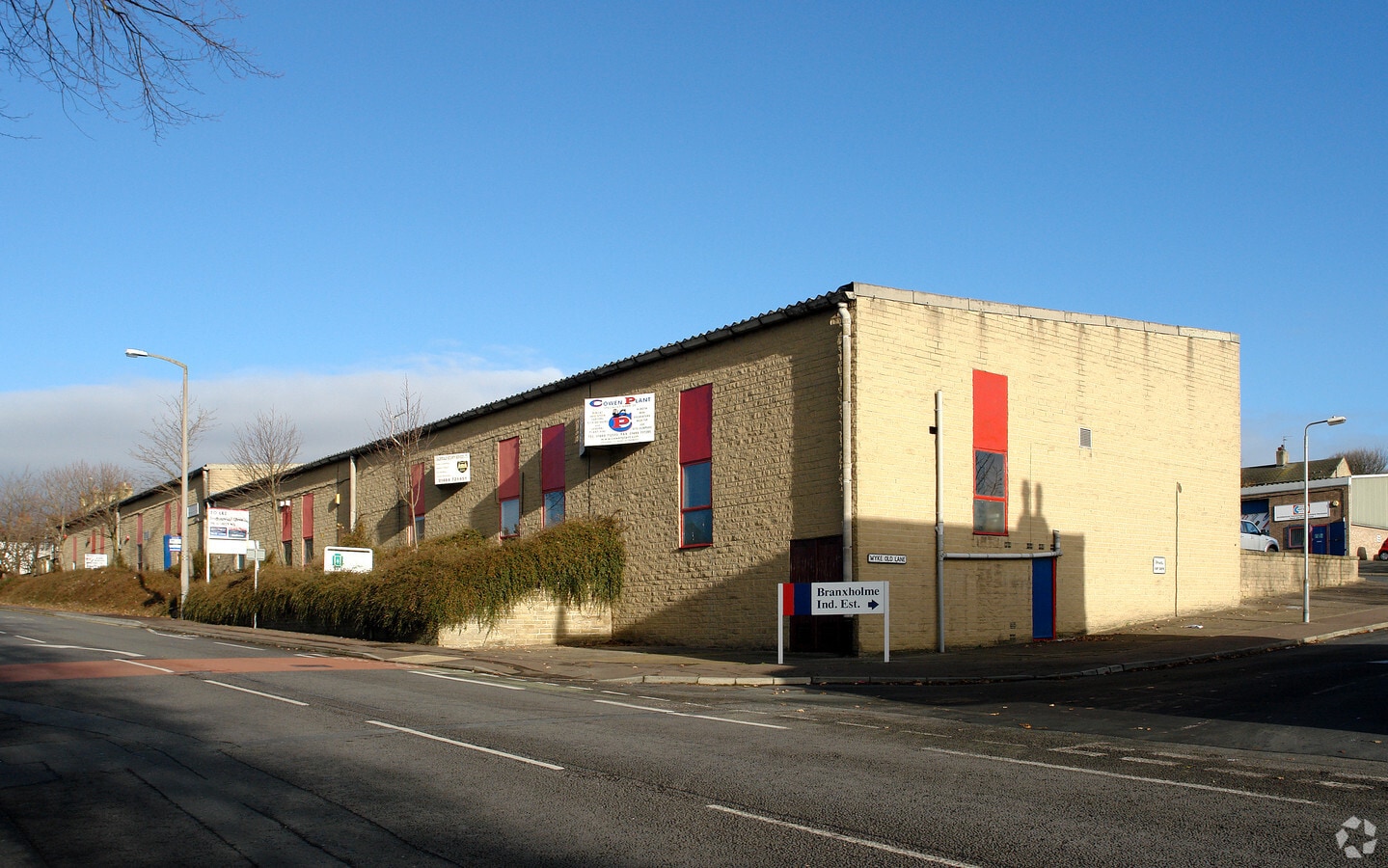 Bradford Rd, Brighouse HD6 4EA