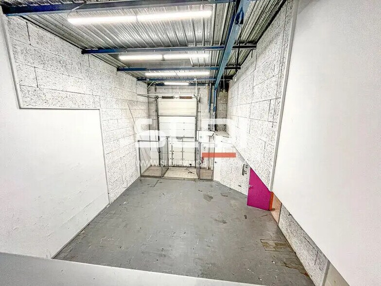 13-19 Rue Jean Bourgey, Villeurbanne to rent - Interior Photo - Image 2 of 6