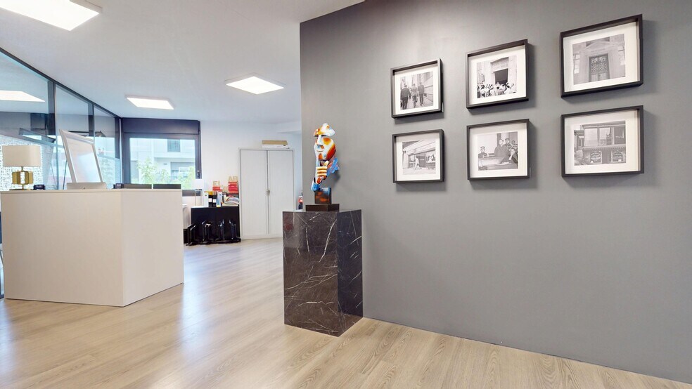 Office in Lyon to rent - Building Photo - Image 1 of 9