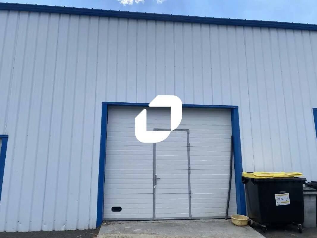 Light Industrial in Canéjan to rent Building Photo- Image 1 of 8