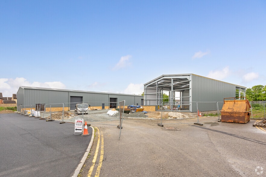 Rotterdam Park, Hull to rent - Building Photo - Image 2 of 2