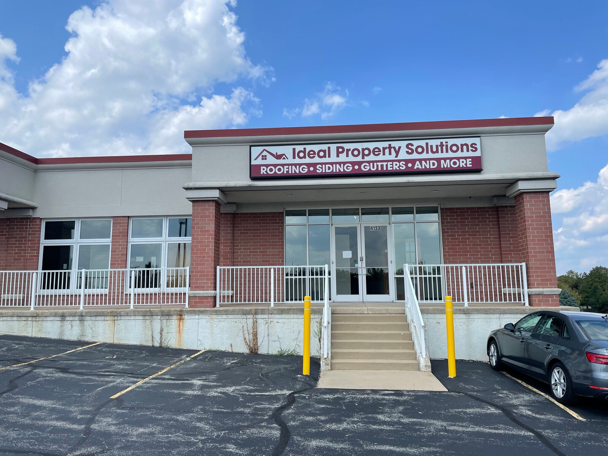 4131-4133 N Perryville Rd, Loves Park, IL to rent Primary Photo- Image 1 of 17