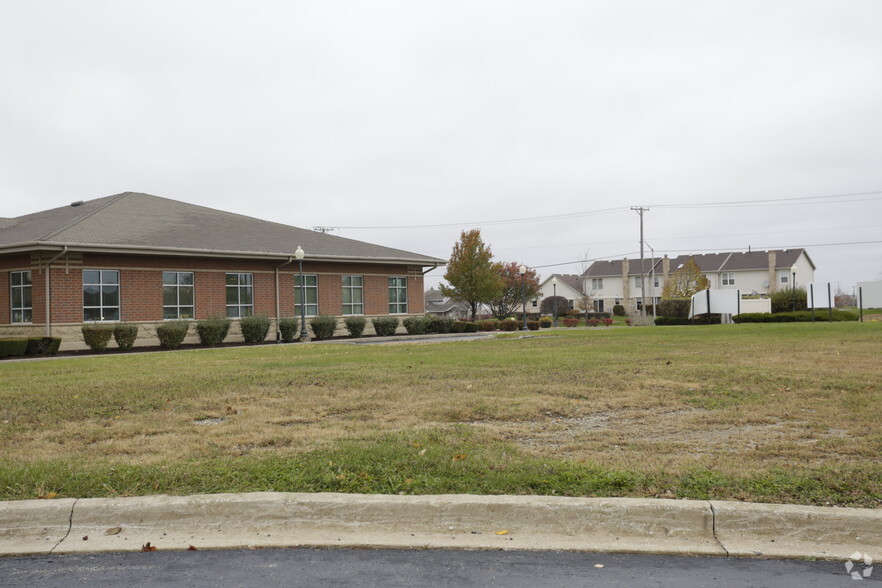 7975 175th St West, Tinley Park, IL for sale - Primary Photo - Image 2 of 8