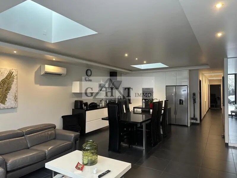 Office in Saint-Maur-des-Fossés for sale Interior Photo- Image 1 of 6