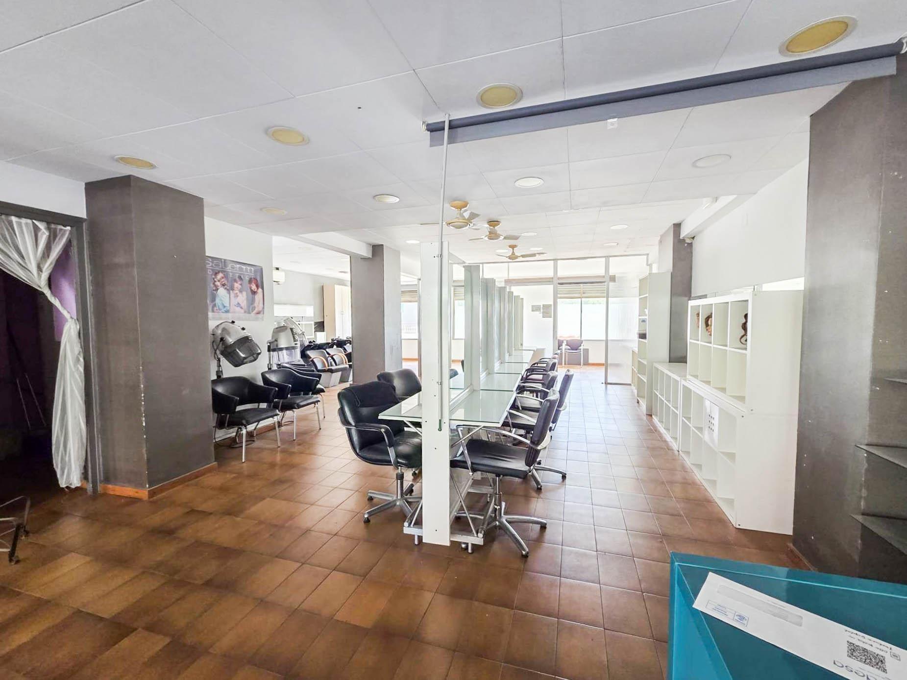 Retail in Martorell, Barcelona to rent Interior Photo- Image 1 of 4