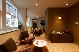 35-36 Bridle Ln, London to rent Interior Photo- Image 2 of 8