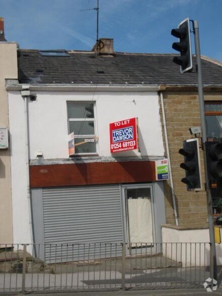 279 Whalley Rd, Accrington to rent - Building Photo - Image 2 of 4