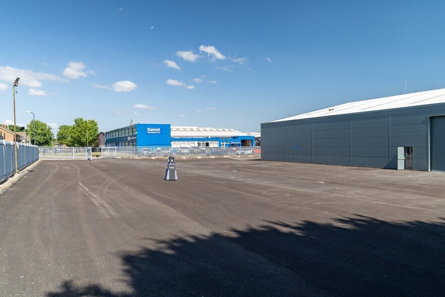 Cuxton Rd, Maidstone to rent - Building Photo - Image 2 of 25