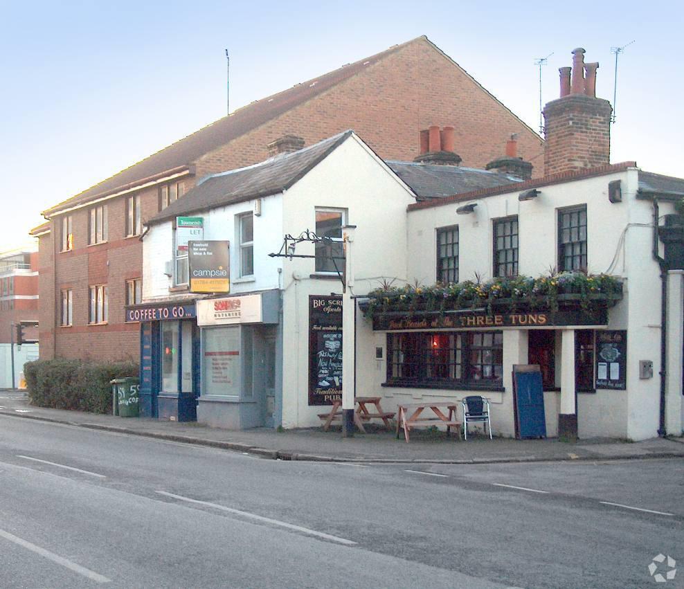 61 London Rd, Staines for sale Primary Photo- Image 1 of 1