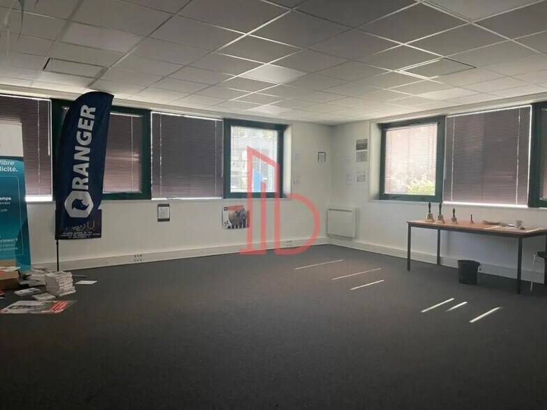 Office in Bruges to rent - Interior Photo - Image 1 of 7