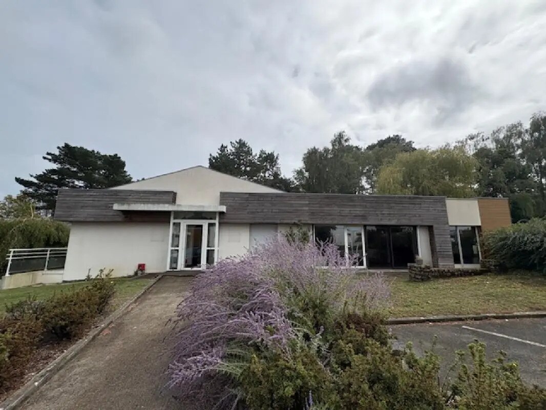 Office in Vertou to rent Building Photo- Image 1 of 16