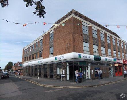 11-15 High St, Horley to rent - Other - Image 3 of 5