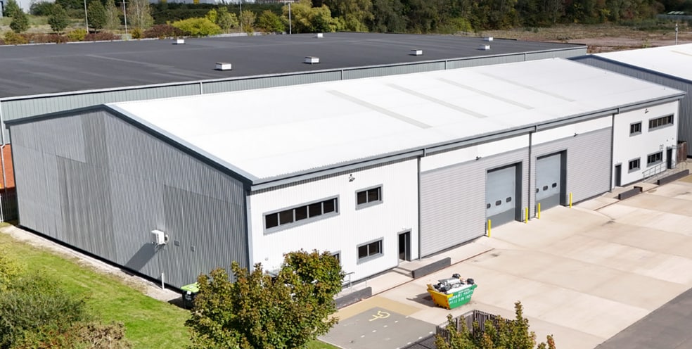 Penrhyn Rd, Prescot to rent - Primary Photo - Image 1 of 2