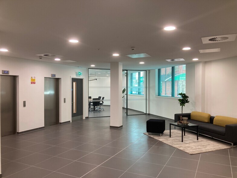 St. Marys House 47 Penarth Road Cardiff CF10 5DJ, Cardiff to rent - Interior Photo - Image 3 of 6