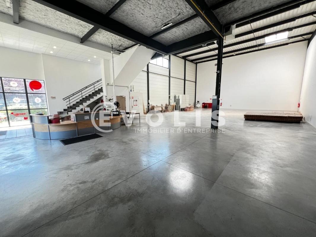 Light Industrial in Viry Chatillon to rent Interior Photo- Image 1 of 23
