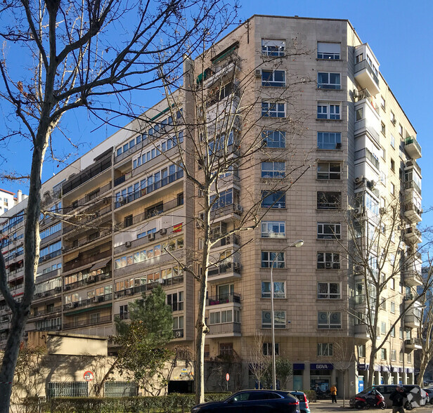 Paseo Castellana, 171, Madrid, Madrid for rent - Building Photo - Image 2 of 2