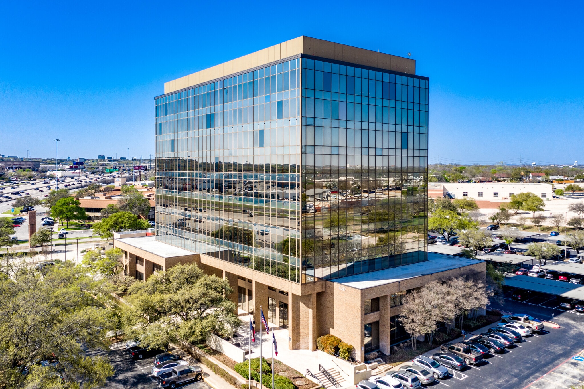 6243 W Interstate 10, San Antonio, TX to rent Building Photo- Image 1 of 4