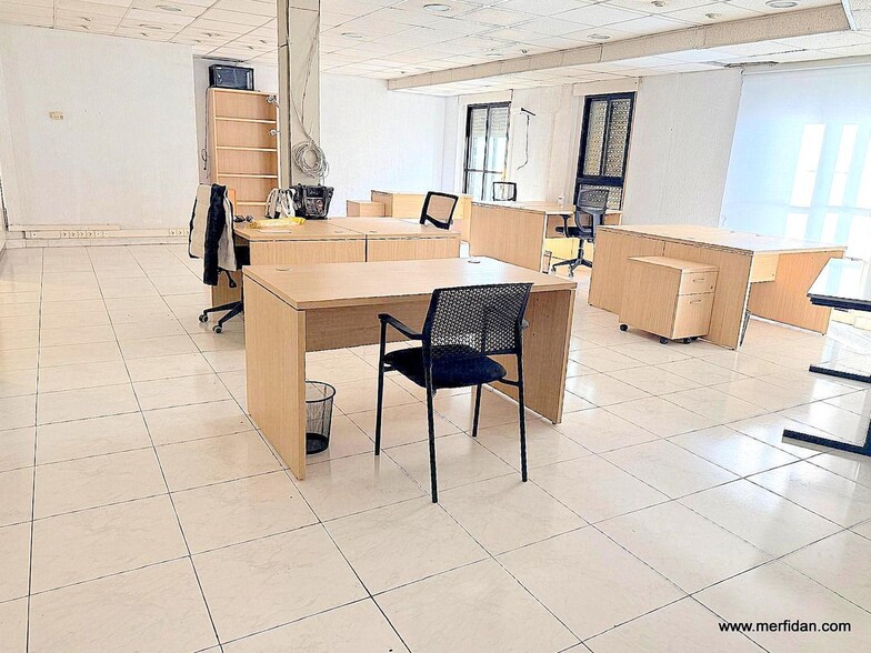 Calle de Leganés, Fuenlabrada, Madrid to rent - Building Photo - Image 3 of 3