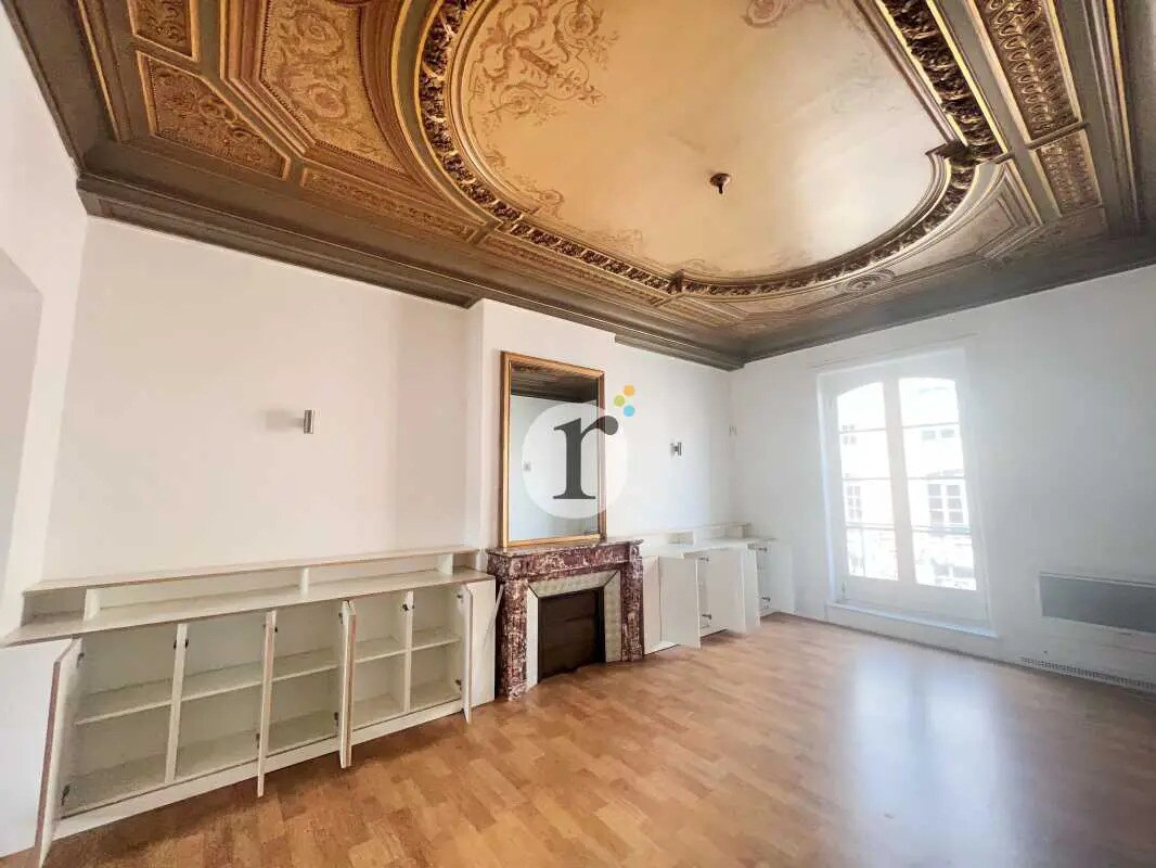 Office in Lille to rent Interior Photo- Image 1 of 12