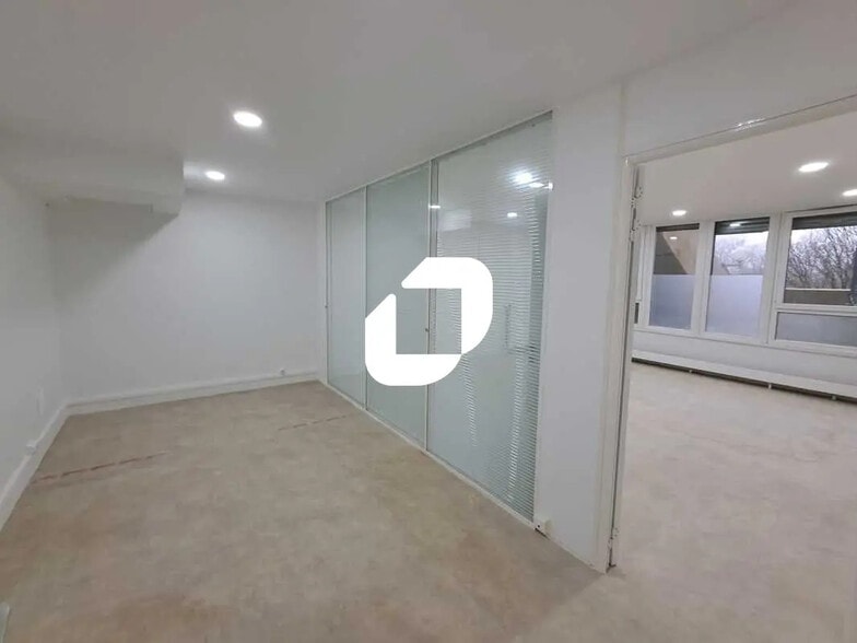 Office in Nanterre to rent - Interior Photo - Image 2 of 20