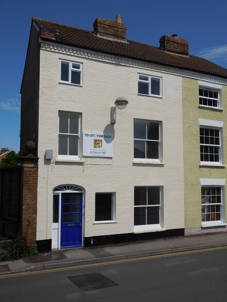 27 Canon St, Taunton to rent - Primary Photo - Image 1 of 8