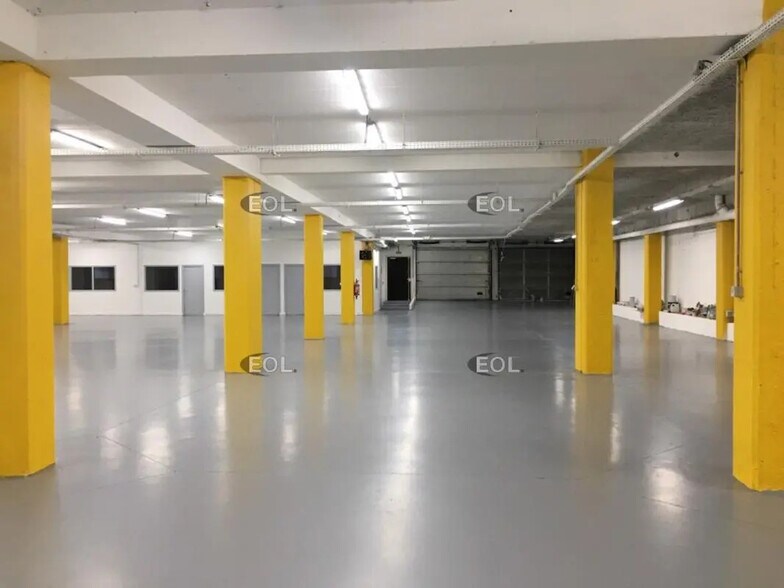 Light Industrial in Créteil to rent - Interior Photo - Image 3 of 5