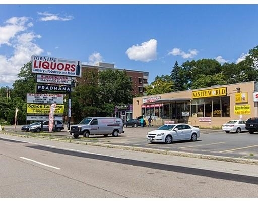 1524 VFW Pky, West Roxbury, MA for rent - Primary Photo - Image 1 of 19