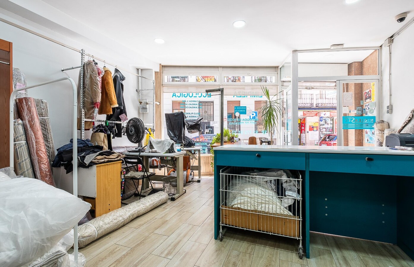 Madrid, MAD 28008 - Unit 03 -  - Interior Photo - Image 2 of 16