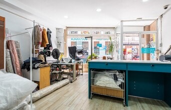 Retail in Madrid, Madrid to rent Interior Photo- Image 2 of 16